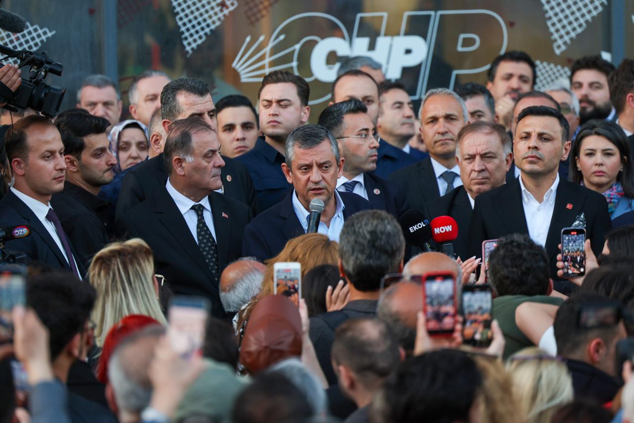 CHP Lideri Özel: Bir Santim Eğilmeden, Bir Adım Geri Gitmeden, Bir Kelime Eksik Konuşmadan Mücadelemize Devam Edeceğiz