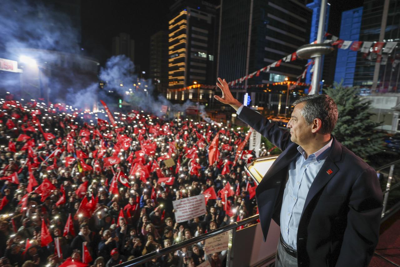 CHP Lideri Özgür Özel: “Saldırıyı, Partimiz Üzerinden Ülkemize Kurulan Kumpastan Bağımsız Görmüyorum”