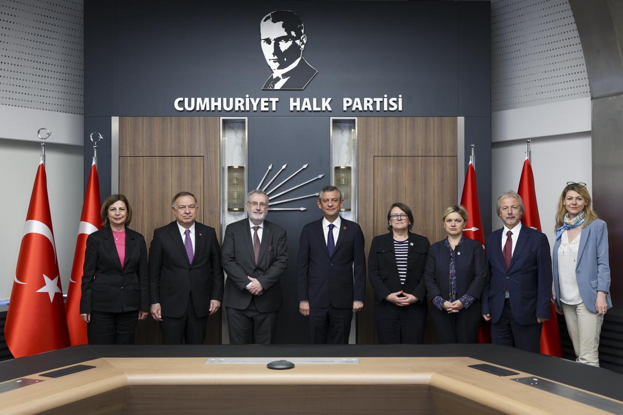 CHP Genel Başkanı Özgür Özel, Marc Cools’u Kabul Etti