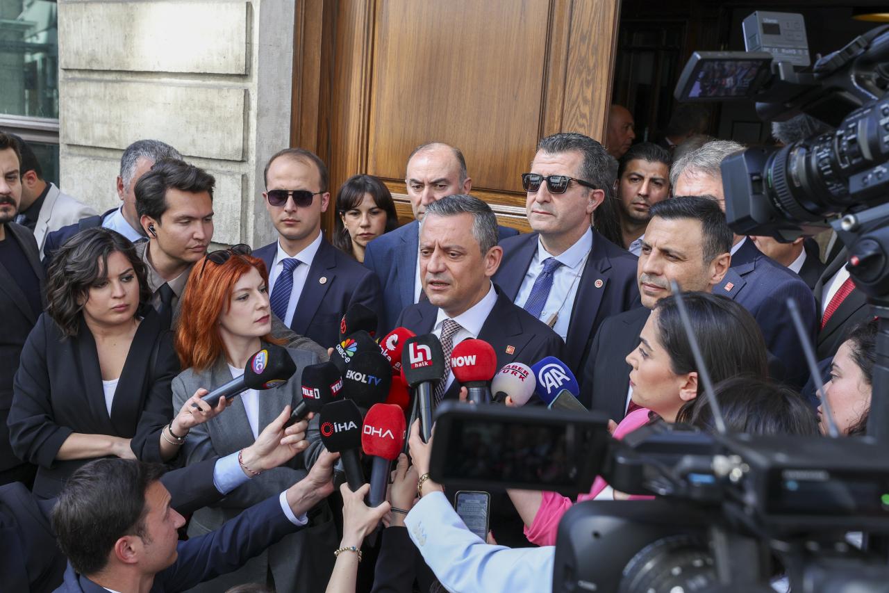 Cumhuriyet Halk Partisi Genel Başkanı Özgür Özel: “Bu Akşam Hep Birlikte Beyazıt Meydanındayız”