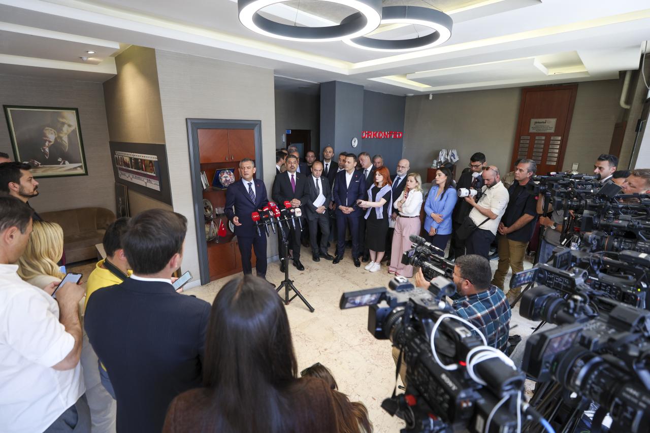 Cumhuriyet Halk Partisi Genel Başkanı Özgür Özel: “Bu Ülkeyi Sırtında Taşıyanlar İflasa Sürüklendi”