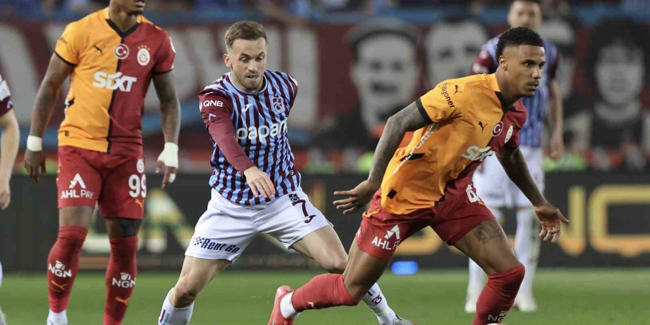 GALATASARAY ŞAMPİYONLUĞA 1 PUAN UZAKLIKTA
