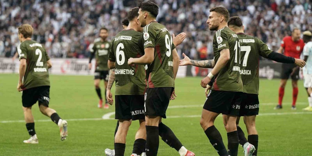 TRENDYOL SÜPER LİG: BEŞİKTAŞ: 2 - ADANA DEMİRSPOR: 1 (İLK YARI)