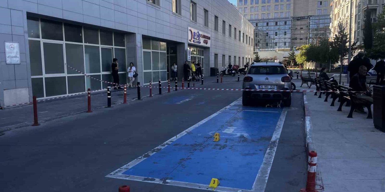 BEYLİKDÜZÜ’NDE HASTANE BAHÇESİNDE SİLAH SESLERİ KORKUTTU: 1 YARALI