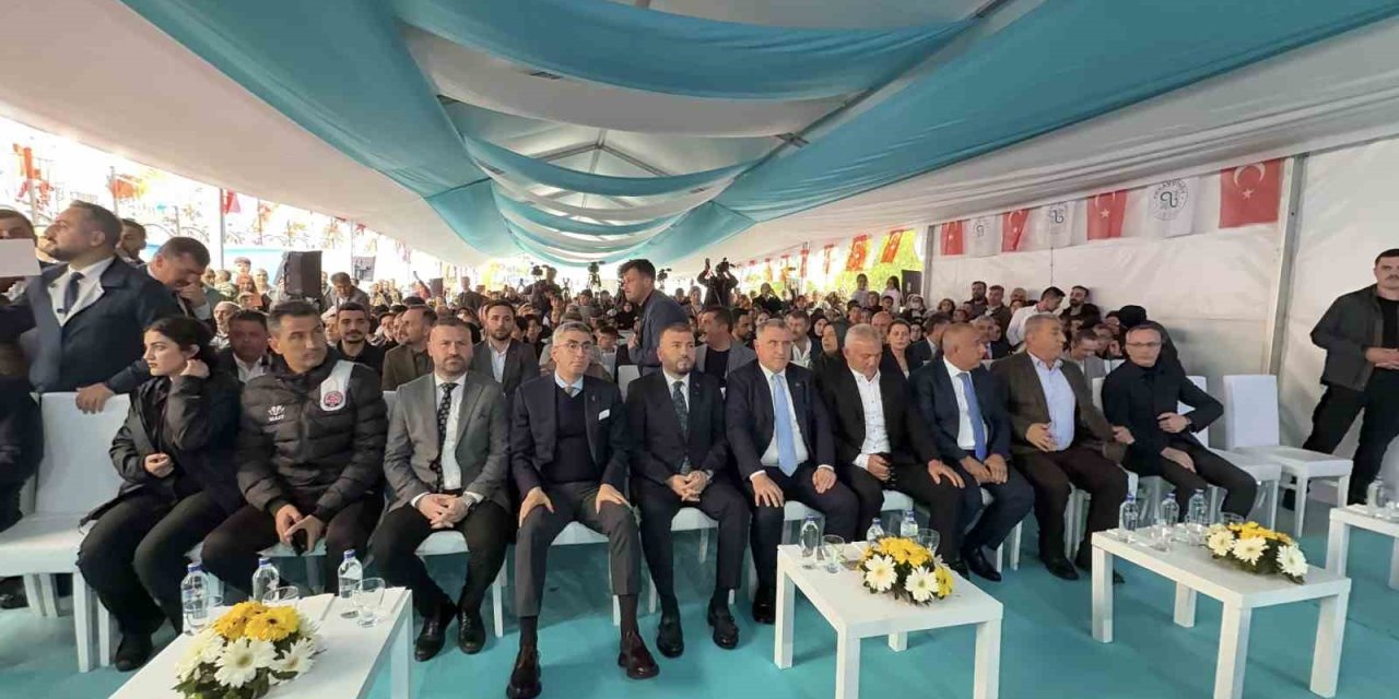 BAKAN BAK: "TÜRKİYE’DE SON 23 YILDA SPOR TESİSLERİ DEVRİMİ YAŞANMAKTADIR"