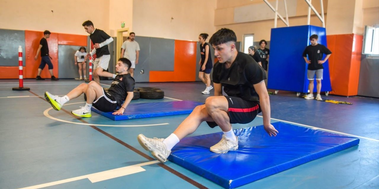 ESENYURT BELEDİYESİ GENÇLERİ GELECEĞE SPORLA HAZIRLIYOR