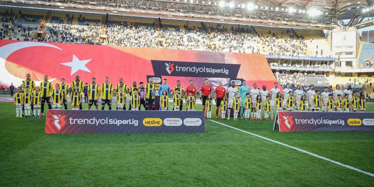 TRENDYOL SÜPER LİG: FENERBAHÇE: 0 - EYÜPSPOR: 0 (MAÇ DEVAM EDİYOR)