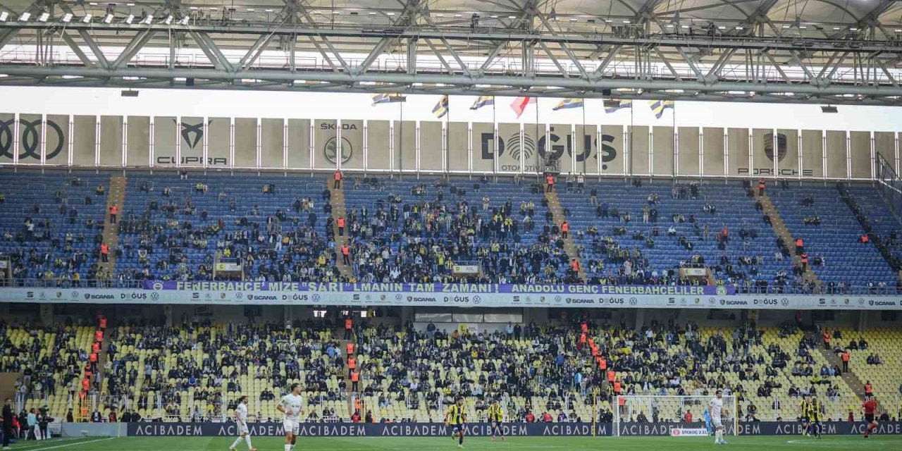 KADIKÖY’DE TRİBÜNLER BOŞ KALDI