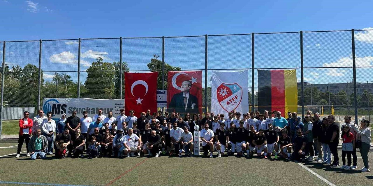 ATFF’NİN 19 MAYIS’A ÖZEL FUTBOLCU SEÇME ETKİNLİĞİ STUTTGART’TA DÜZENLENDİ