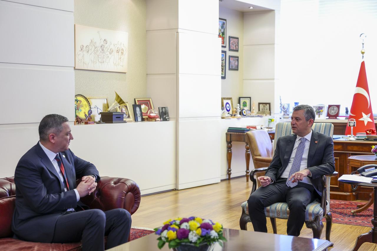 CHP Genel Başkanı Özgür Özel, TBB Başkanı Erinç Sağkan'ı Kabul Etti