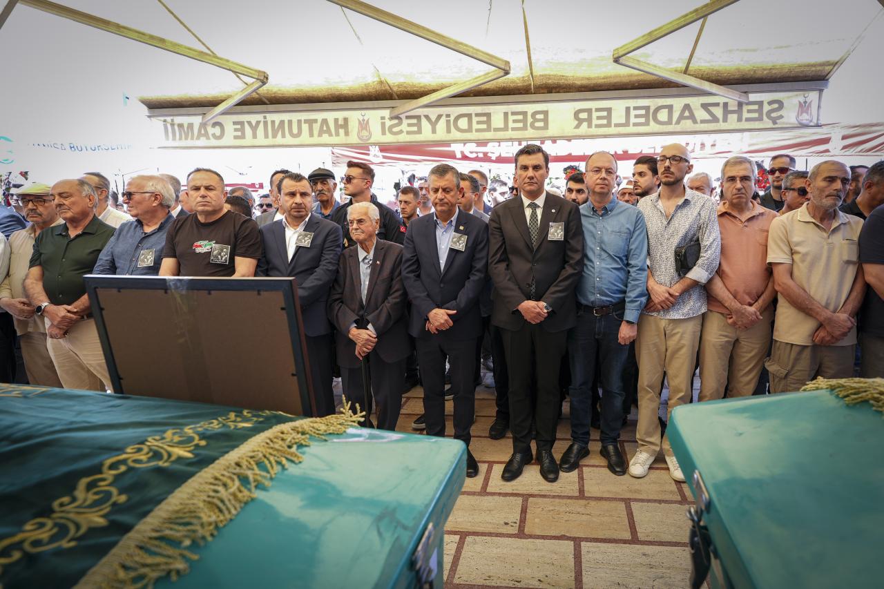 CHP Genel Başkanı Özgür Özel, Cemre Öğren’in Cenaze Törenine Katıldı