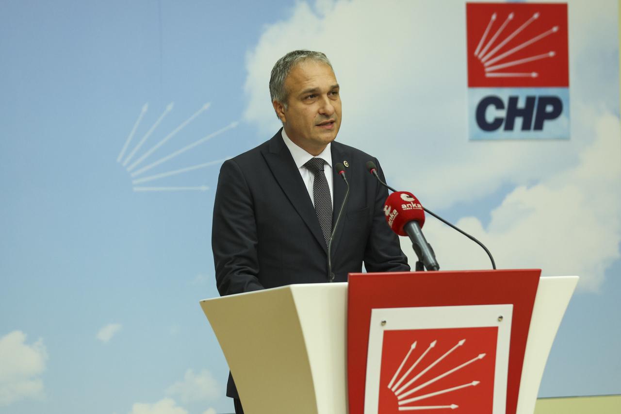 Suat Özçağdaş: 