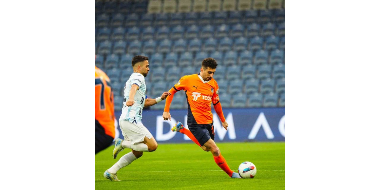 TRENDYOL SÜPER LİG: RAMS BAŞAKŞEHİR: 2 - ADANA DEMİRSPOR: 1 (İLK YARI)