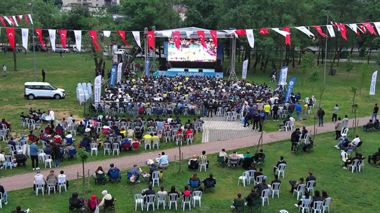 EUROLEAGUE FİNAL HEYECANI HASBAHÇE’DE DEV EKRANDA YAŞANDI