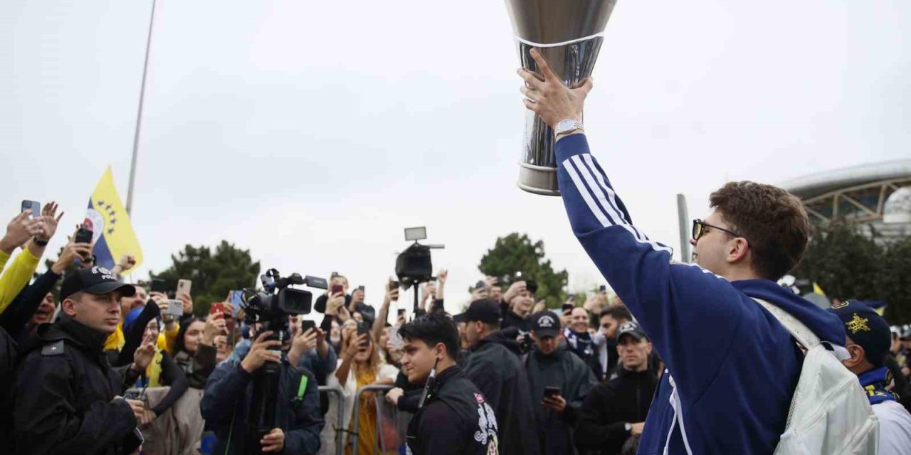 EUROLEAGUE ŞAMPİYONU FENERBAHÇE, İSTANBUL’A DÖNDÜ