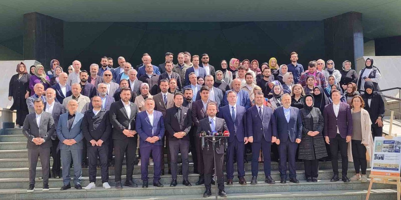 AK PARTİ’DEN ADNAN MENDERES ANIT MEZARI ÖNÜNDE 27 MAYIS AÇIKLAMASI