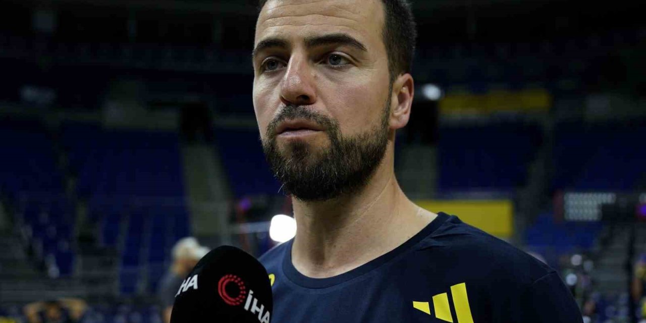MELİH MAHMUTOĞLU: "AVRUPA’NIN EN İYİ BASKETBOLUNU OYNAYARAK ŞAMPİYONLUĞU HAK ETTİK"