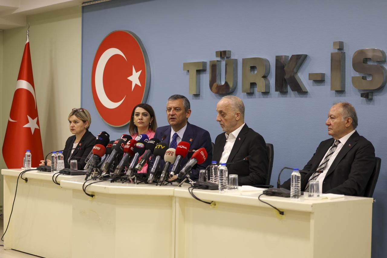 Cumhuriyet Halk Partisi Genel Başkanı Özgür Özel: “Asgari Ücretin Aldığı Zammı, Enflasyon Canavarı Çoktan Yuttu”