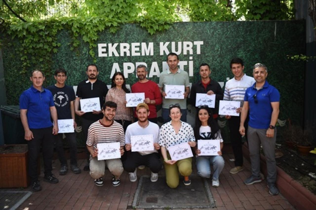 “Acemi tayların temel eğitimi (tay kırma)  ve sorunlu atların eğitimi” kursları devam ediyor