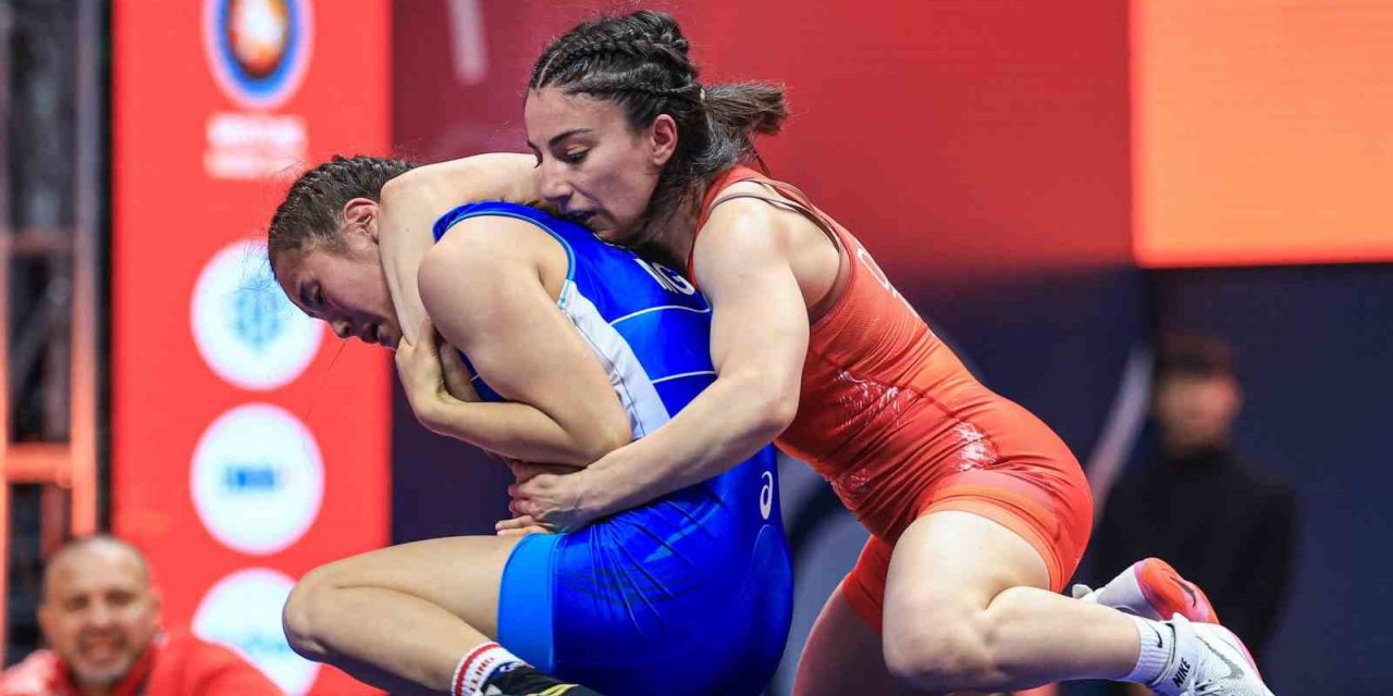 MOĞOLİSTAN’DA MİLLİ KADIN GÜREŞÇİLERDEN 1 GÜMÜŞ VE 1 BRONZ