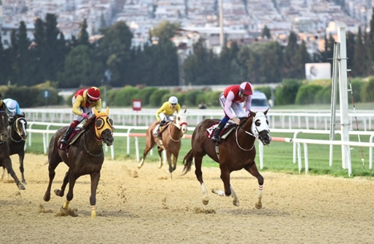 Sahil Güvenlik Komutanlığı (İzmir) Koşusu’nu Bucalı Berat kazandı