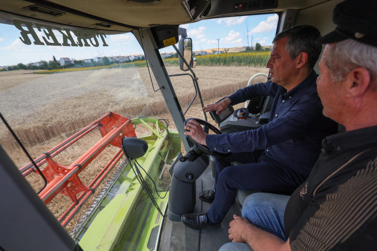 Cumhuriyet Halk Partisi Lideri Özgür Özel, Tekirdağ’da...