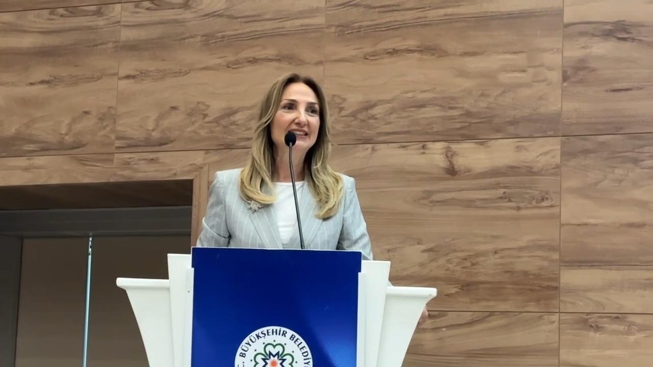 Aylin Nazlıaka’dan Roman Yurttaşlara Mesaj: “Sorunları Birlikte Konuşacak, Birlikte Çözeceğiz”