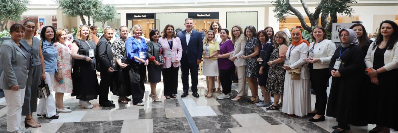 SARIYER BELEDİYESİ’NDEN 17. GELENEKSEL YILSONU SERGİSİ: “GÖNÜLDEN ELE, ELDEN SİZE”
