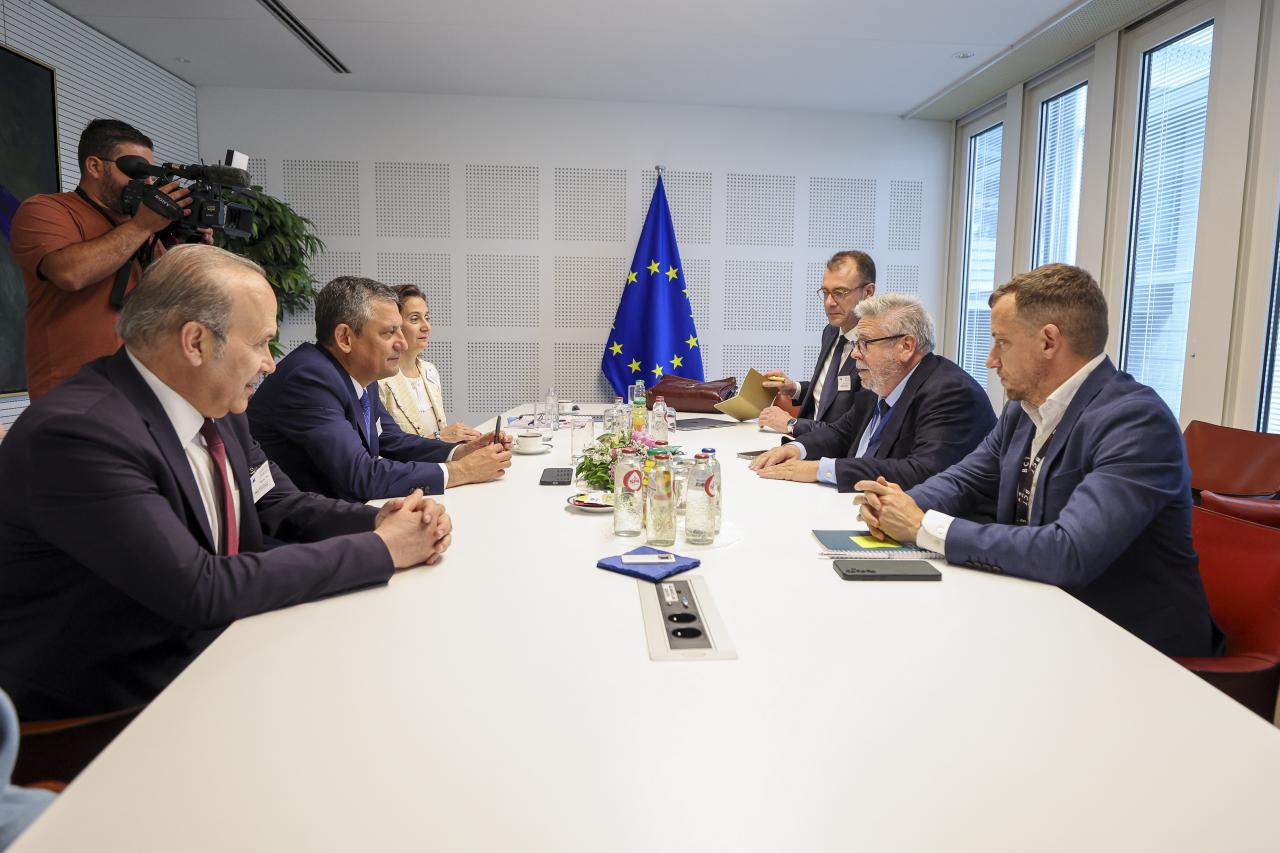 Cumhuriyet Halk Partisi Genel Başkanı Özgür Özel, Belçika’nın Başkenti Brüksel’de