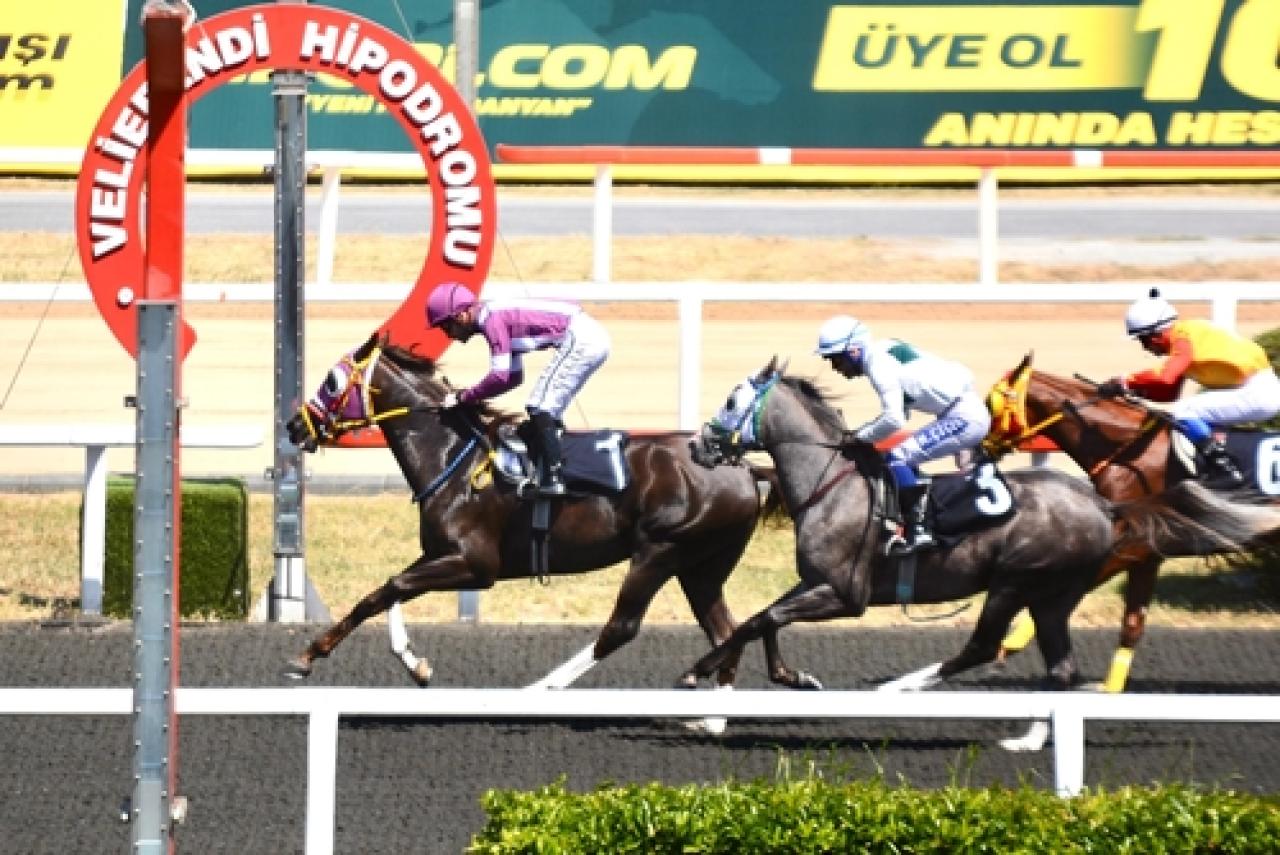 Bi’Talih Koşusu’nun galibi Süper Sonik oldu