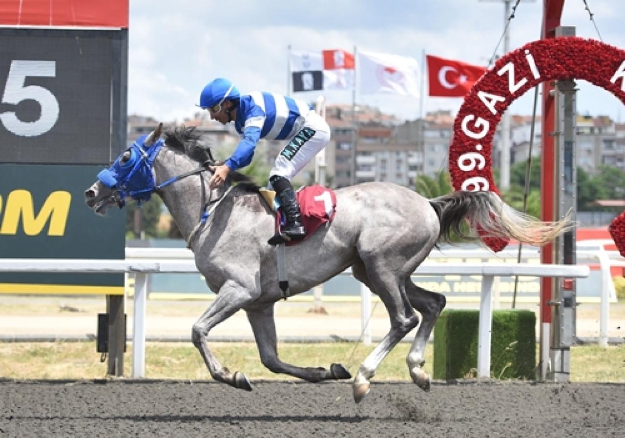Hipodrom.com Koşusu’nu Kral Sultan kazandı