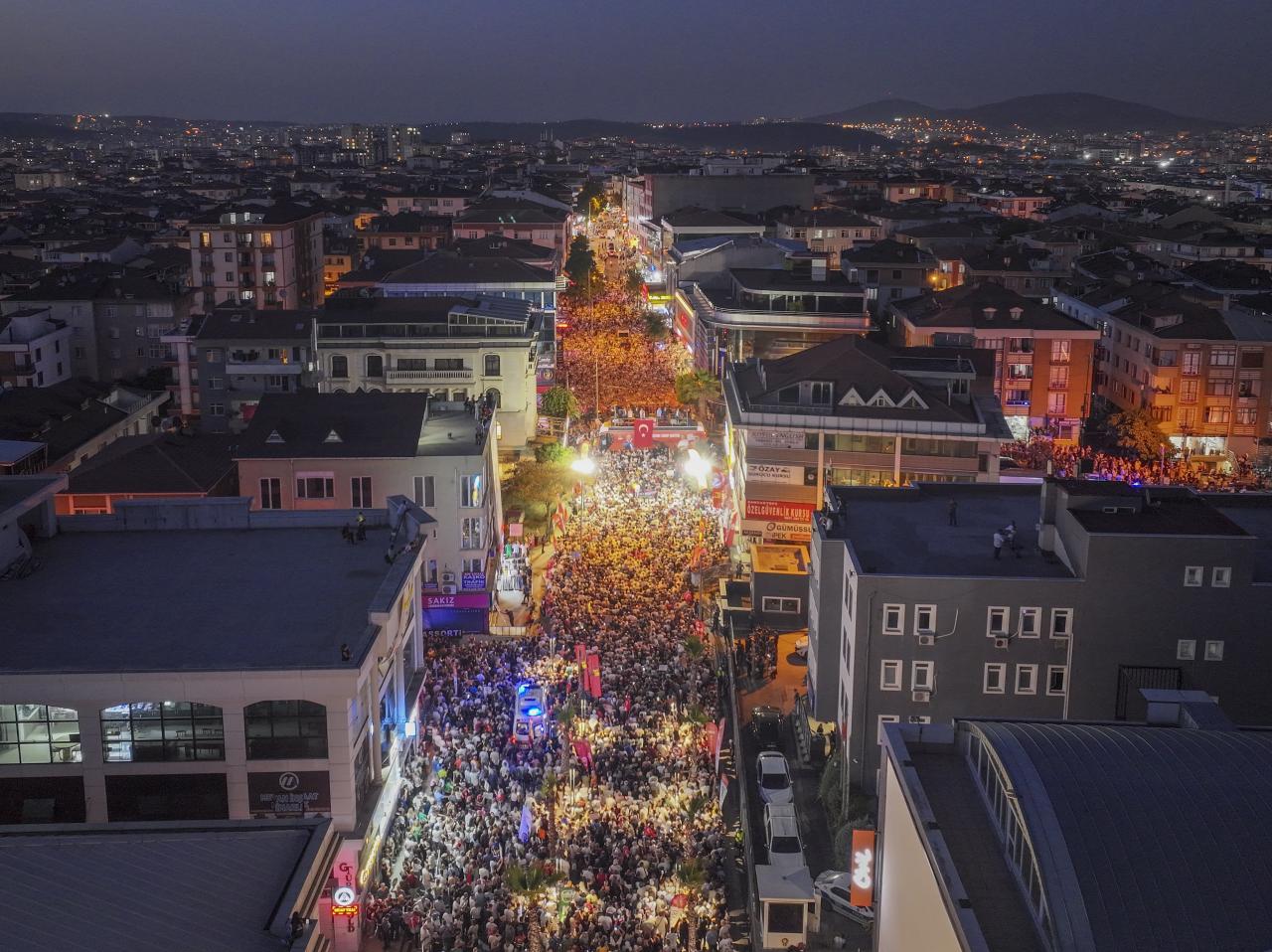 CHP Genel Başkanı Özgür Özel: “Kenan Evren Bugün Yaşasa Erdoğan’a ‘Boynuz Kulağı Geçti’ Derdi”