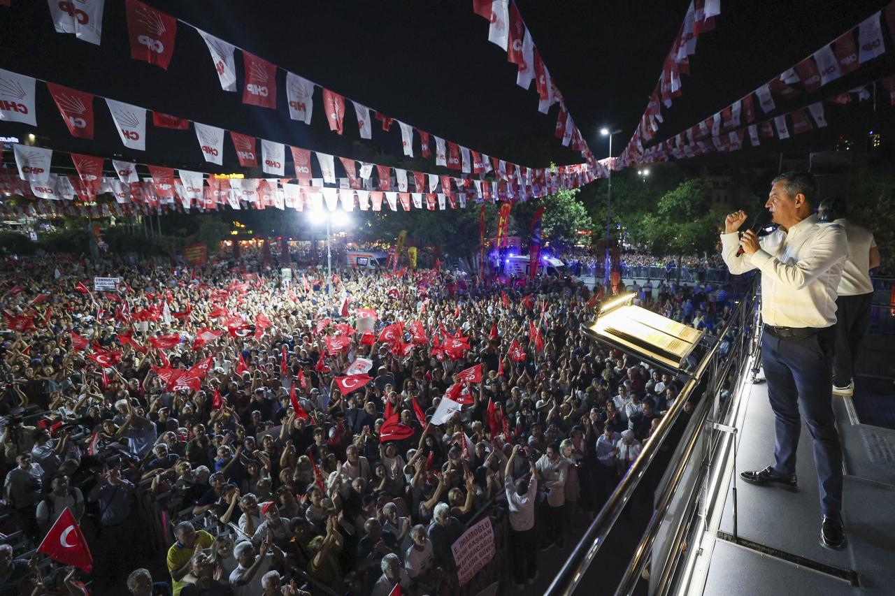 CHP Lideri Özgür Özel: “Ekrem Başkan Sesleniyor: Beni Seven Arkamdan Gelsin”