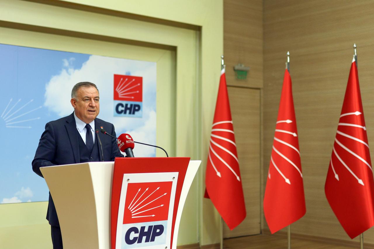 Gökan Zeybek’ten Bakan Kurum’a 