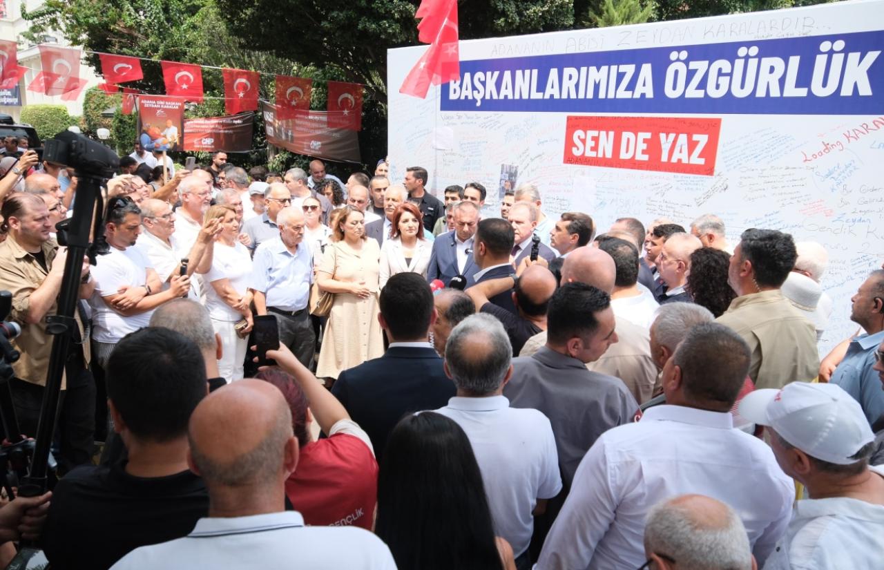 Vahap Seçer’den, Adana Büyükşehir Belediyesi’ne Destek Ziyareti