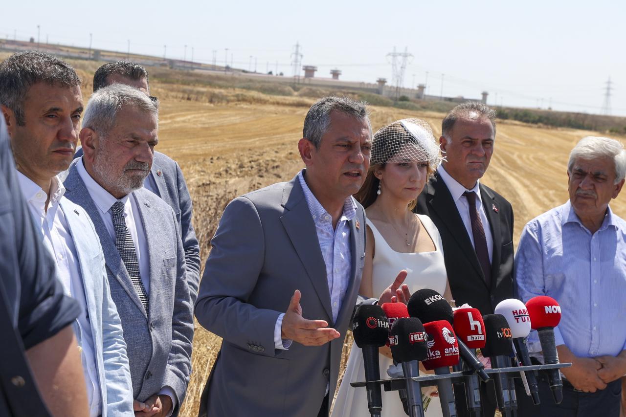 CHP Lideri Özgür Özel: “Ak Toroslar Çetesi Birbirine Girmiş Durumda, Darbeciler Kaçacak Delik Arıyor”