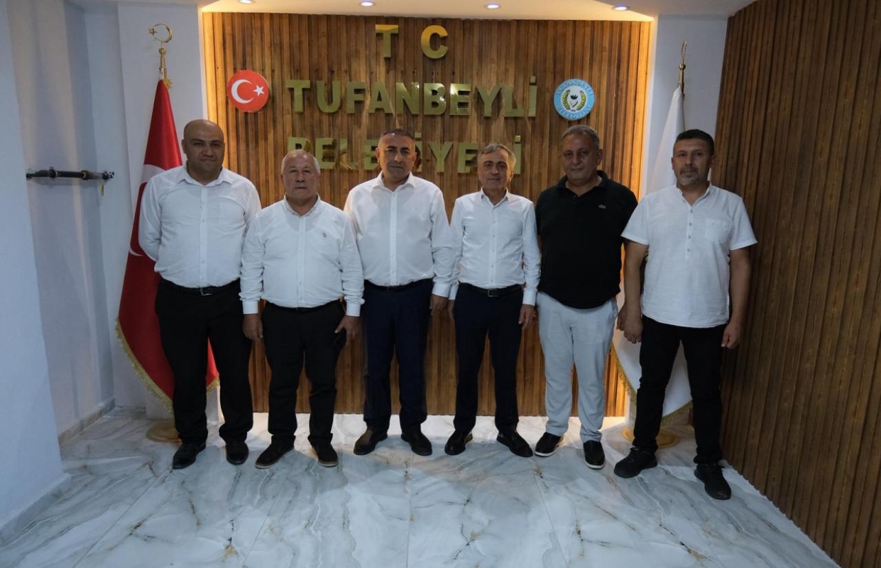 “Adana’nın dört bir yanında çalışmalarımız şevkle ve kararlılıkla sürüyor.”