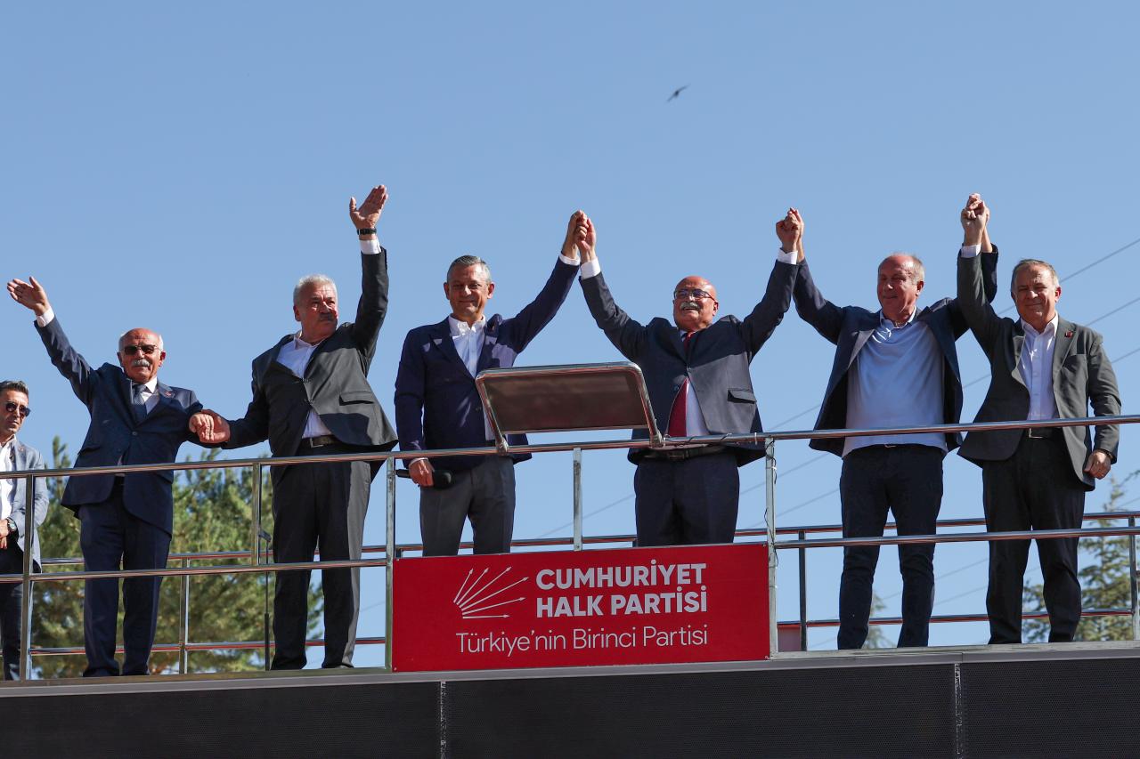 CHP Lider Özgür Özel: “Baba Ocağında Herkese Yer Var; Hepimizin Aklında, Fikrinde Birlik, Beraberlik Var”