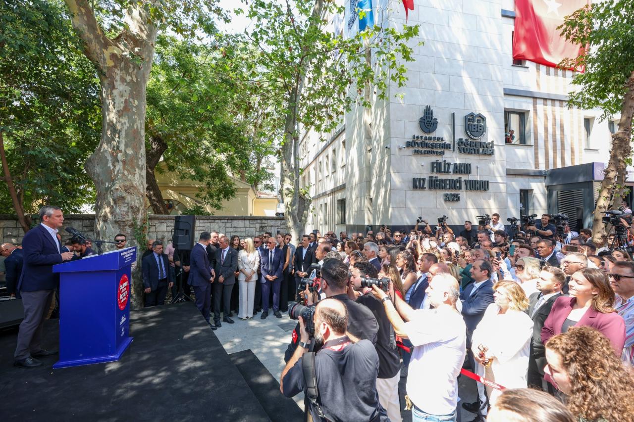 CHP Lideri Özgür Özel: “Ekrem İmamoğlu, Cumhuriyet Halk Partisinin Değil, 15.5 Milyon Vatandaşın Cumhurbaşkanı Adayıdır”