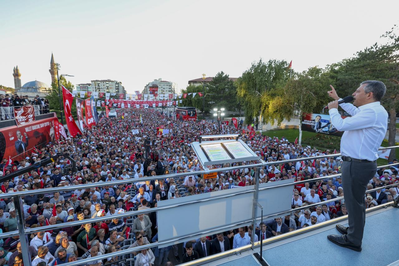 CHP Lideri Özgür Özel: “Ey Erdoğan, Millet Sandık İstiyor, Kaçma; Getir Sandığı, Kararı Millet Versin’