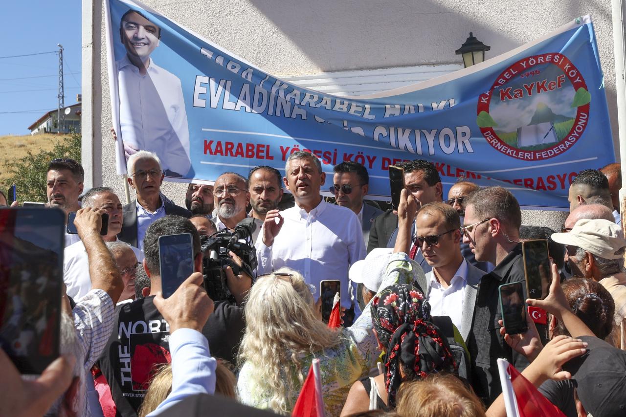 Cumhuriyet Halk Partisi Genel Başkanı Özgür Özel, Sivas Zara'da...