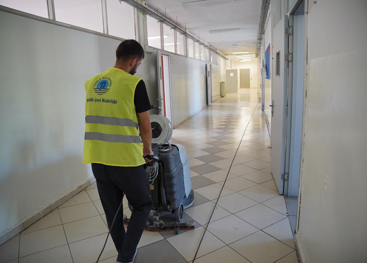 Tuzla Belediyesi okulları yeni döneme hazırlıyor