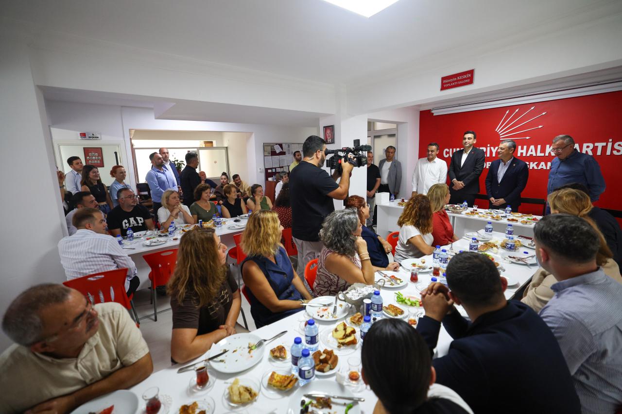 Cumhuriyet Halk Partisi Genel Başkanı Özgür Özel, Sinop'ta...