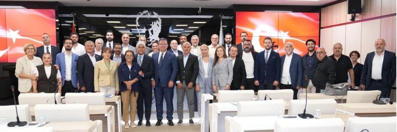 SARIYER BELEDİYE MECLİSİ, EV EŞYALARININ SOKAĞA BIRAKILMASINI ÖNLEMEK AMACIYLA KOMİSYON KURULMASINA KARAR VERDİ