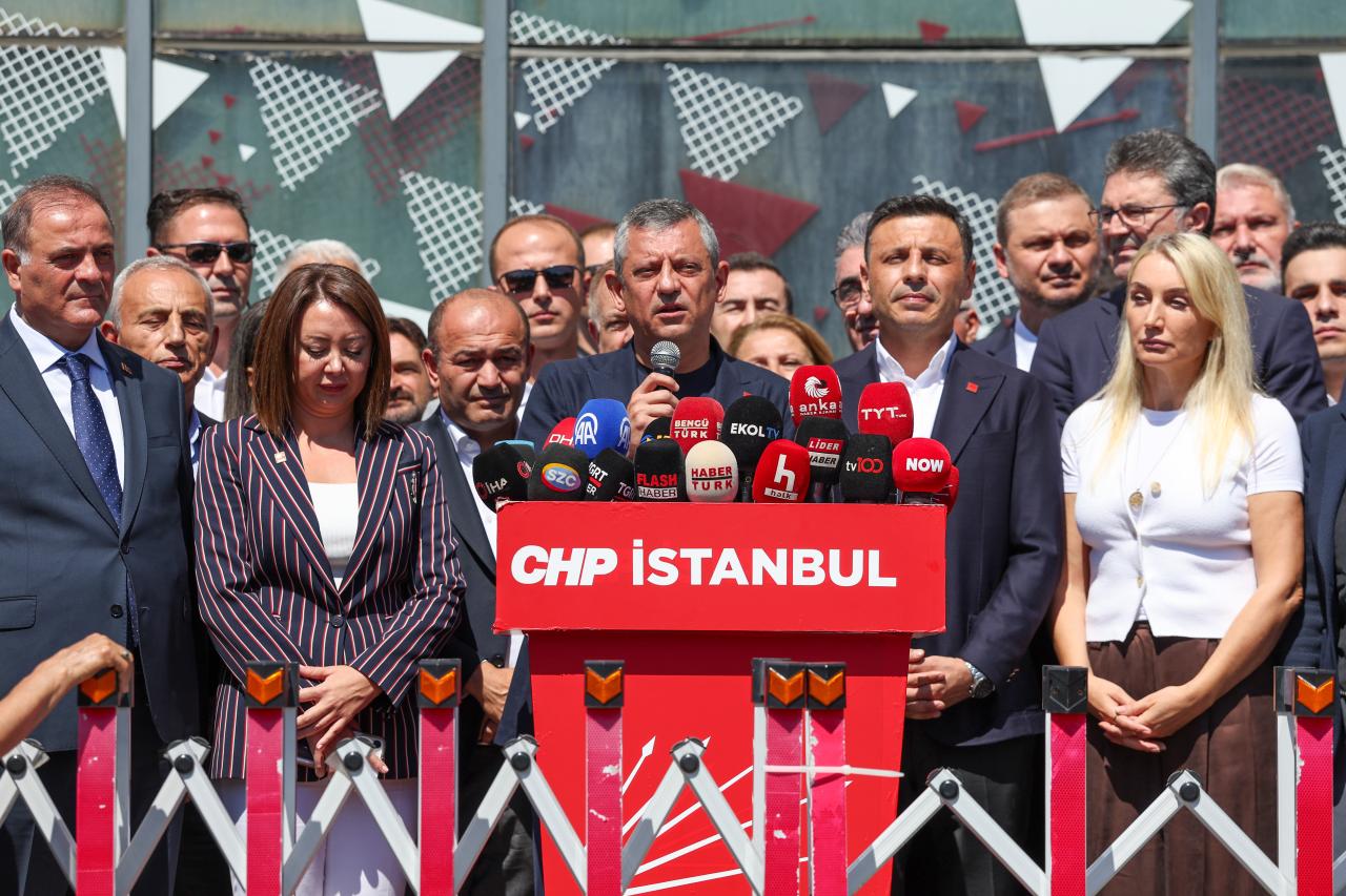 CHP Lideri Özgür Özel: “Benim Vekilim Özgür Çelik’tir ve İstanbul İl Başkanı Olarak Görevinin Başındadır”