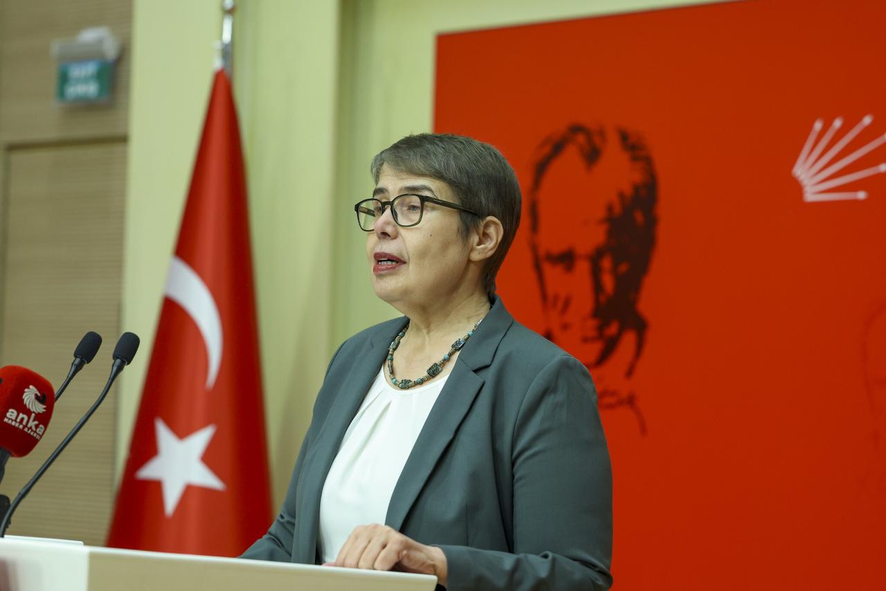 Zeliha Aksaz Şahbaz: “Kütahya Evliya Çelebi Eğitim ve Araştırma Hastanesi'ni, Kütahya Şehir Hastanesi’ne Devretmek Kanuna Açık Bir Şekilde Aykırıdır”
