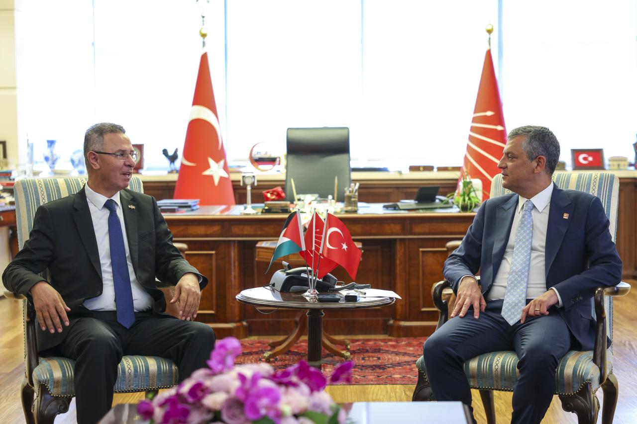 CHP Genel Başkanı Özgür Özel, Filistin’in Türkiye Büyükelçisi Faed Mustafa’yı Kabul Etti