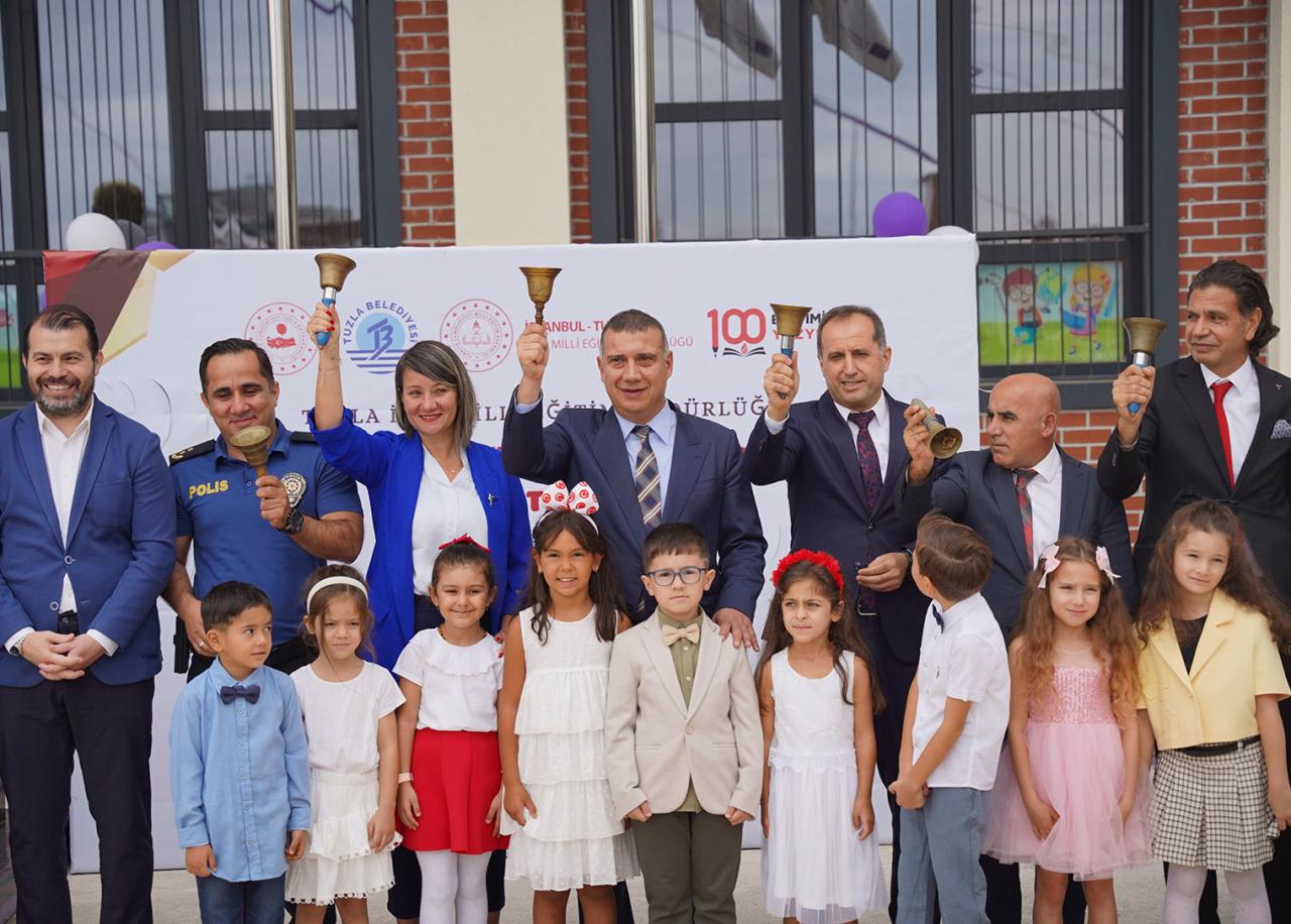 Tuzla’da ilk ders zili Mehmet Akif Ersoy İlkokulu’nda çaldı