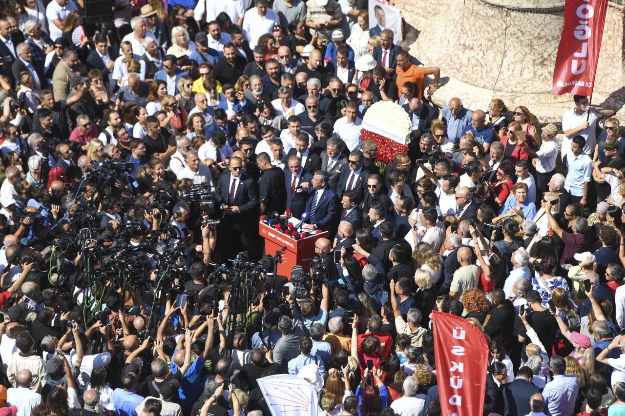 CHP Lideri Özgür Özel: “Bu Partiye Zarar Vermek İsteyen, ‘Bir Karından Doğduğum Kardeşim Olsa’ Affetmem, Affetmeyeceğim”