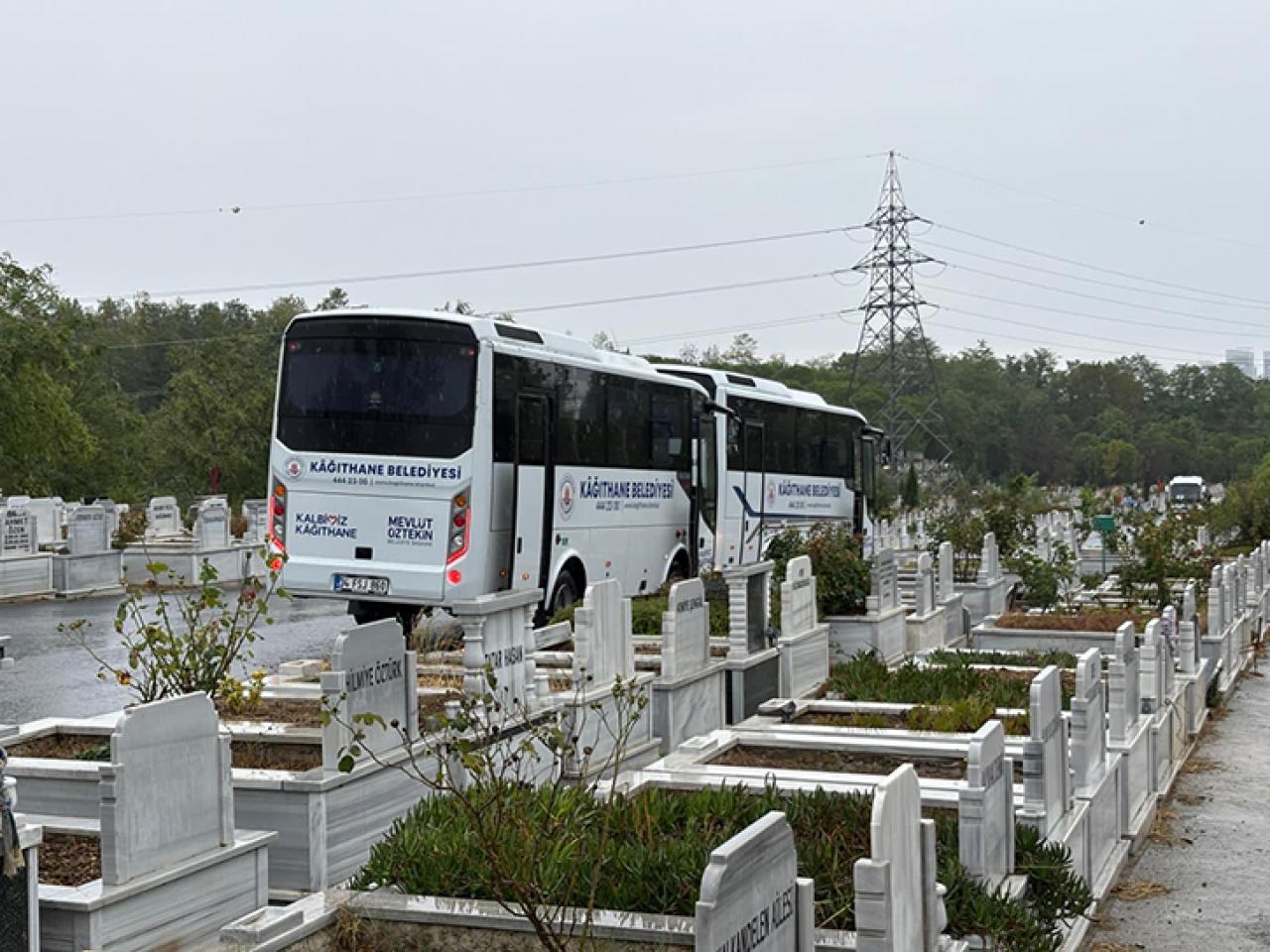 KÂĞITHANE BELEDİYESİ’NDEN MEZARLIK ZİYARETLERİNE ÜCRETSİZ ULAŞIM HİZMETİ
